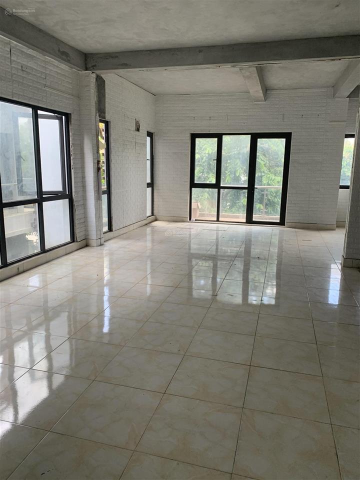 Cho thuê biệt thự làm kho  văn phòng foresa xuân phương 150m2x3t sẵn mái tôn, đường xe container