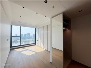 Căn 2 phòng ngủ view trực diện sông giá 43 tỷ all in