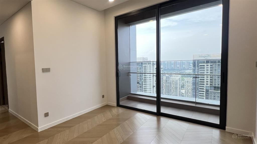 Căn 2 phòng ngủ góc lumiere riverside. sổ hồng sẵn. view hồ bơi siêu đẹp