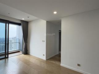 Cho thuê căn 2 phòng ngủ góc nội thất cơ bản, 30 triệu/tháng