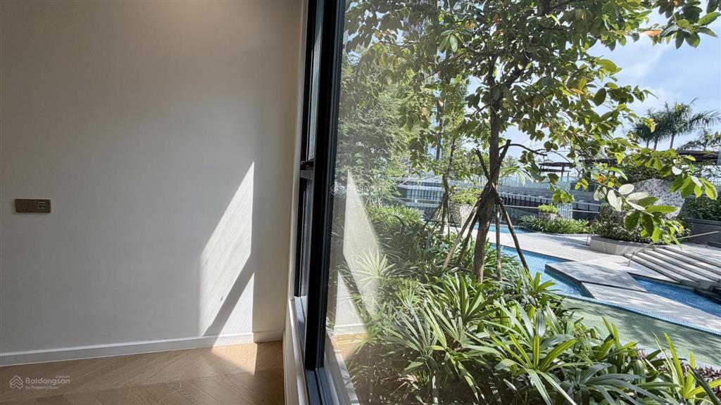 Căn 2 phòng ngủ tầng view sân vườn 12.4 tỷ lumiere riverside