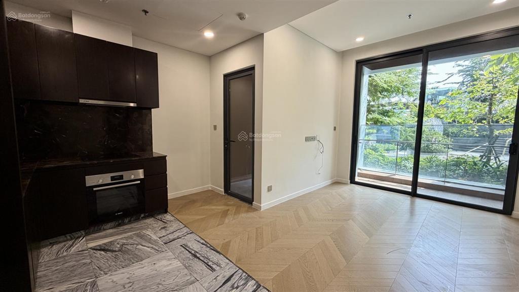 Căn 2 phòng ngủ tầng view sân vườn 12.4 tỷ lumiere riverside