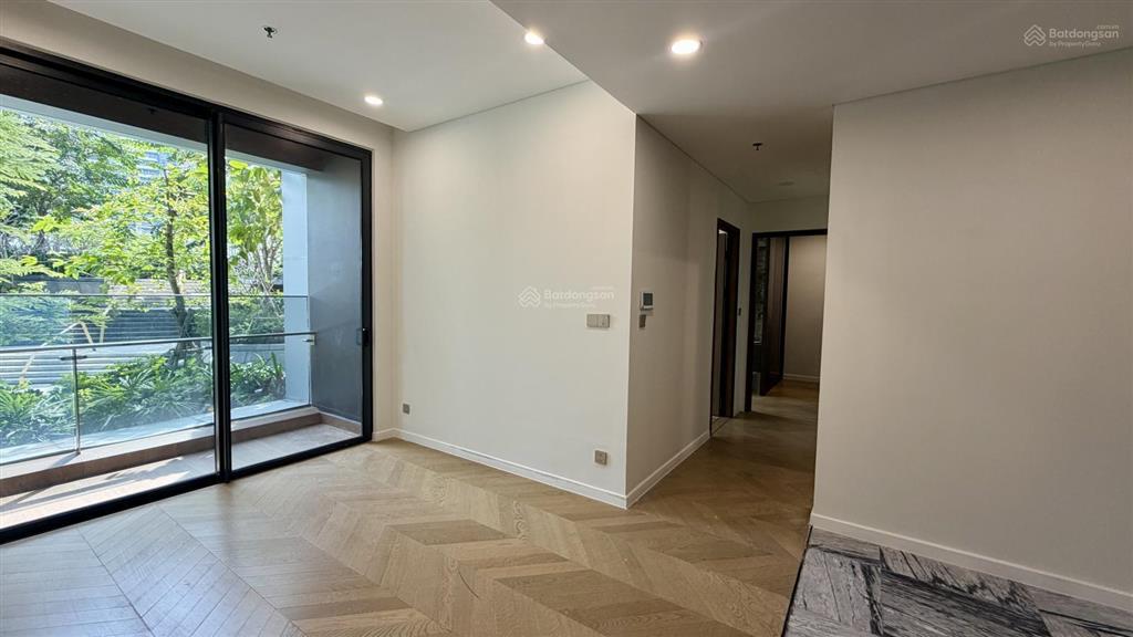 Căn 2 phòng ngủ tầng view sân vườn 12.4 tỷ lumiere riverside