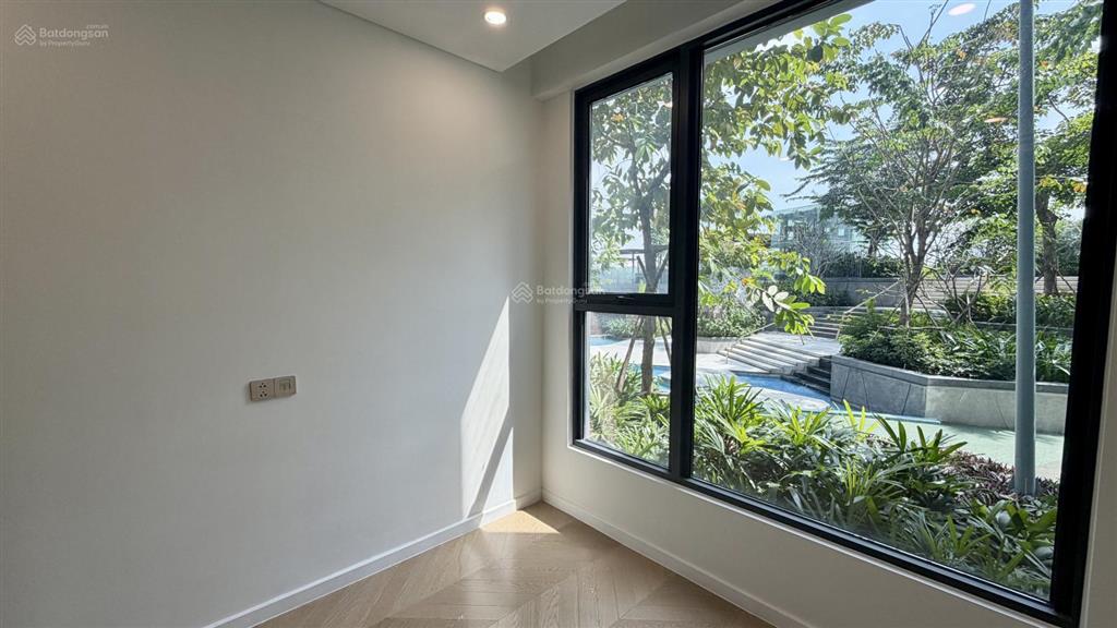 Căn 2 phòng ngủ tầng view sân vườn 12.4 tỷ lumiere riverside