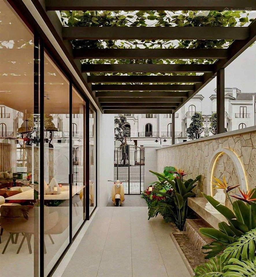 Bán nhà phố 112.50m2 xây dựng 1 trệt 3 lầu  dự án vinhomes green city long an. giá từ 7.2 tỷ/căn