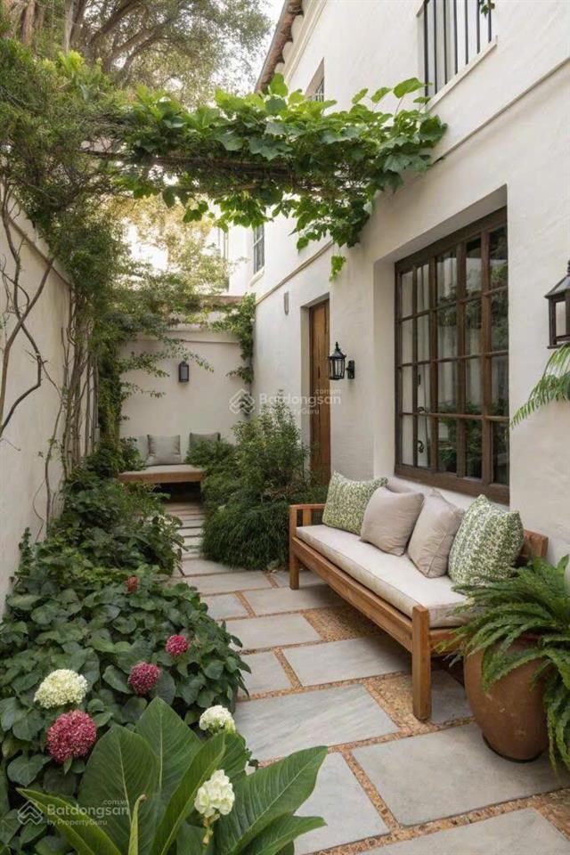 Bán nhà phố 112.50m2 xây dựng 1 trệt 3 lầu  dự án vinhomes green city long an. giá từ 7.2 tỷ/căn