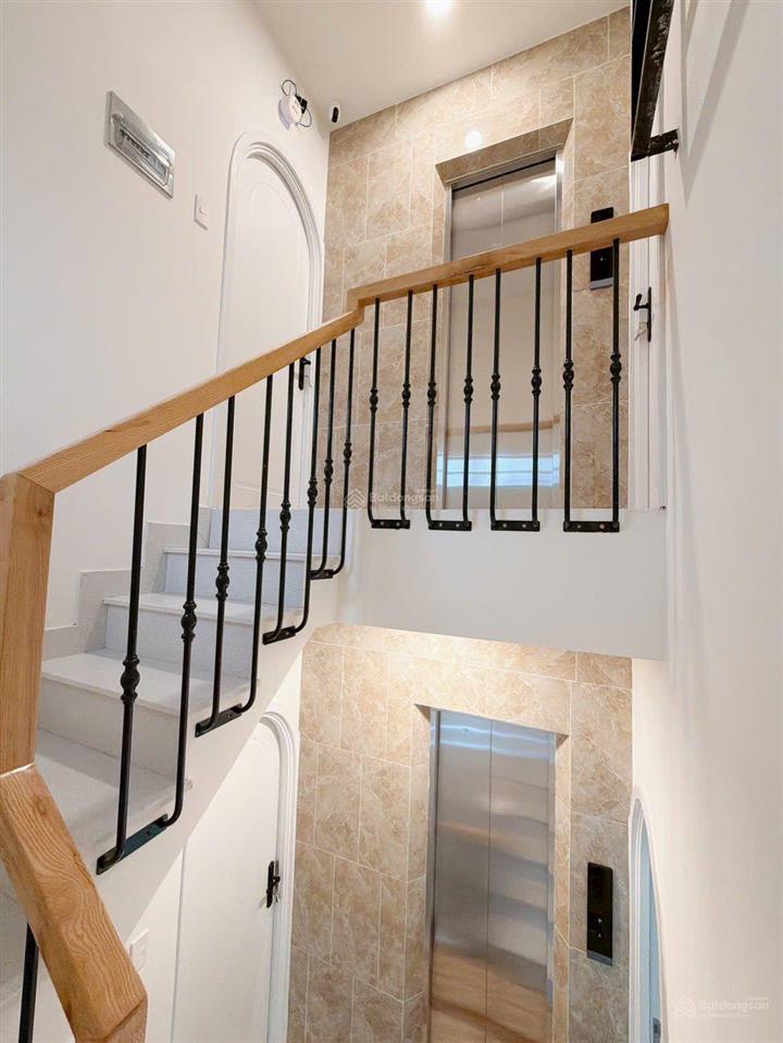 Căn hộ dịch vụ cao cấp sát vành đai 2, phạm văn đồng, full nội thất, giá thuê cao