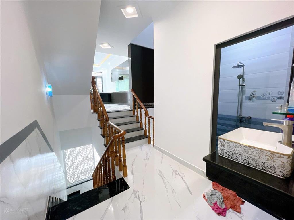 Bán nhà 01 trệt 02 lầu khu cư xá b5 (shr thổ 100%) diện tích sàn 200m2) hoàn công ( giá tốt alo e )