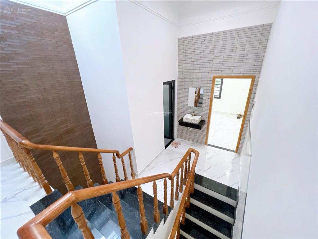 Bán nhà 01 trệt 02 lầu khu cư xá b5 (shr thổ 100%) diện tích sàn 200m2) hoàn công ( giá tốt alo e )
