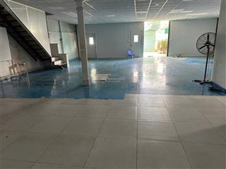 Cho thuê nhà kho 800m2, giá 35 triệu/th đường võ văn hát, gần khu cnc thủ đức