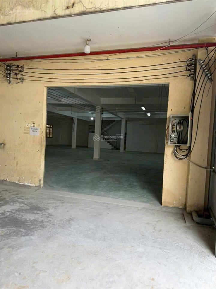 Cho thuê kho 820m2, 65 triệu/th đường phạm văn đồng, phường hiệp bình, tp thủ đức.