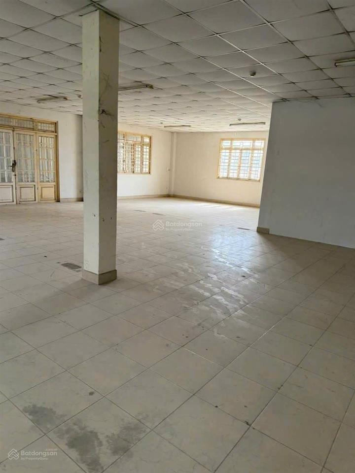 Cho thuê kho 820m2, 65 triệu/th đường phạm văn đồng, phường hiệp bình, tp thủ đức.