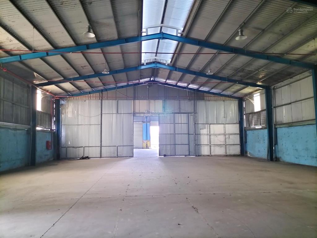 Cho thuê xưởng 1000m2, 50 triệu/th đường nguyễn duy trinh, gần vòng xoay phú hữu, quận 9