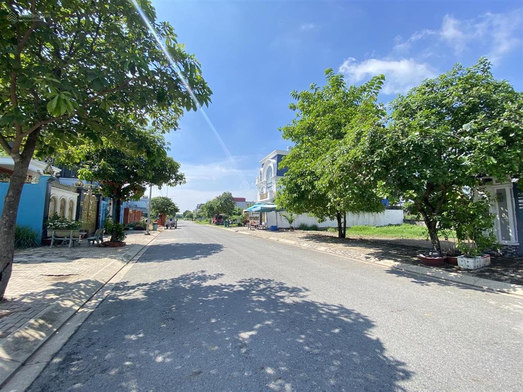 Chính chủ bán nền 8m x 20,5m (164m2) kdc phạm văn hai  sổ hồng riêng  giá 6 tỷ 550 triệu.