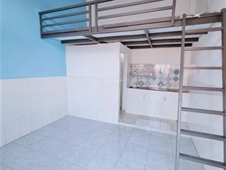 Phòng 20m2 có gác rộng rãi thoáng mát, ngay ngã 4 thủ đức, khu cnc q9