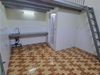 Phòng 18m2 ngay cao đẳng công thương q9, ngã 4 thủ đức, bình thái