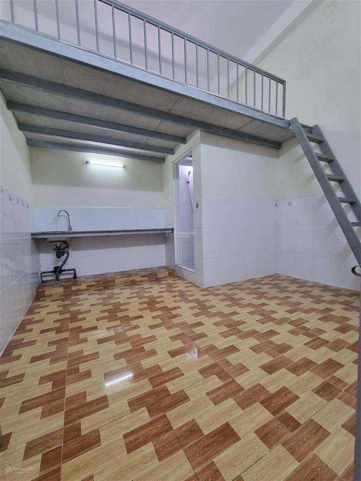 Phòng 18m2 ngay cao đẳng công thương q9, ngã 4 thủ đức, bình thái