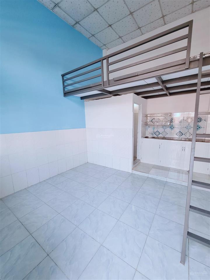 Phòng mới đẹp gần ngã 4 thủ đức, khu cnc, 20m2 có gác, vị trí tiện lợi