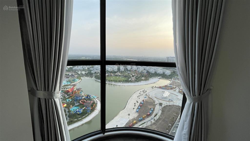 Căn hộ be 2, dt 80m2, giá 4,9 tỷ the beverly, view công viên 36 hecta, hướng đông nam