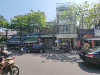 Nhà 3 tầng mặt tiền núi thành 143m2, giá 18,3 tỷ