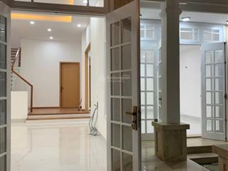 Hot  cần bán biệt thự 2 tầng đường (10,5 m) phạm tứ  gần chợ cẩm lệ  vị trí đẹp  giá tốt