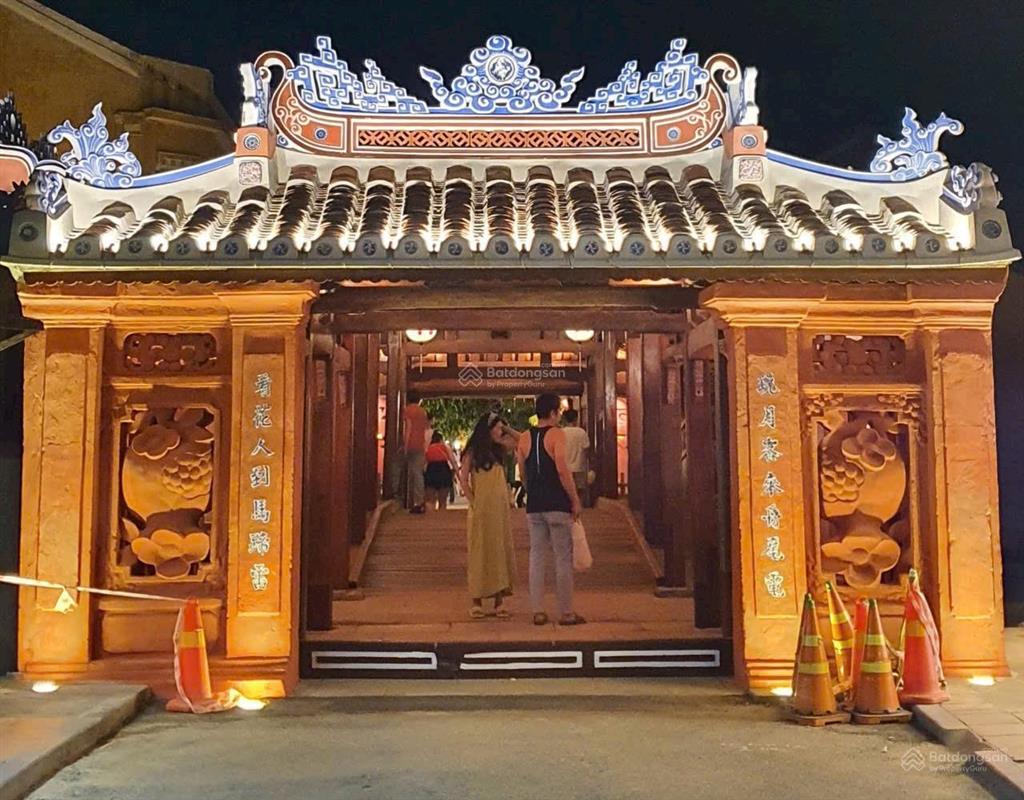 1 siêu phẩm tuyệt đỉnh giữa lòng phố hội an hàng hiếm, không có cái thứ 2, căn nhà lát sàn gỗ 2