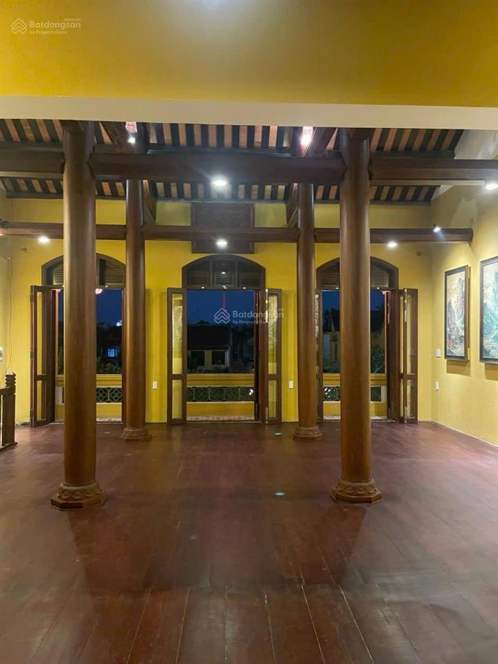 1 siêu phẩm tuyệt đỉnh giữa lòng phố hội an hàng hiếm, không có cái thứ 2, căn nhà lát sàn gỗ 2