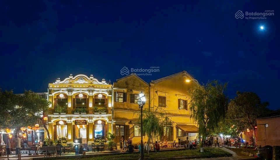 1 siêu phẩm tuyệt đỉnh giữa lòng phố hội an hàng hiếm, không có cái thứ 2, căn nhà lát sàn gỗ 2