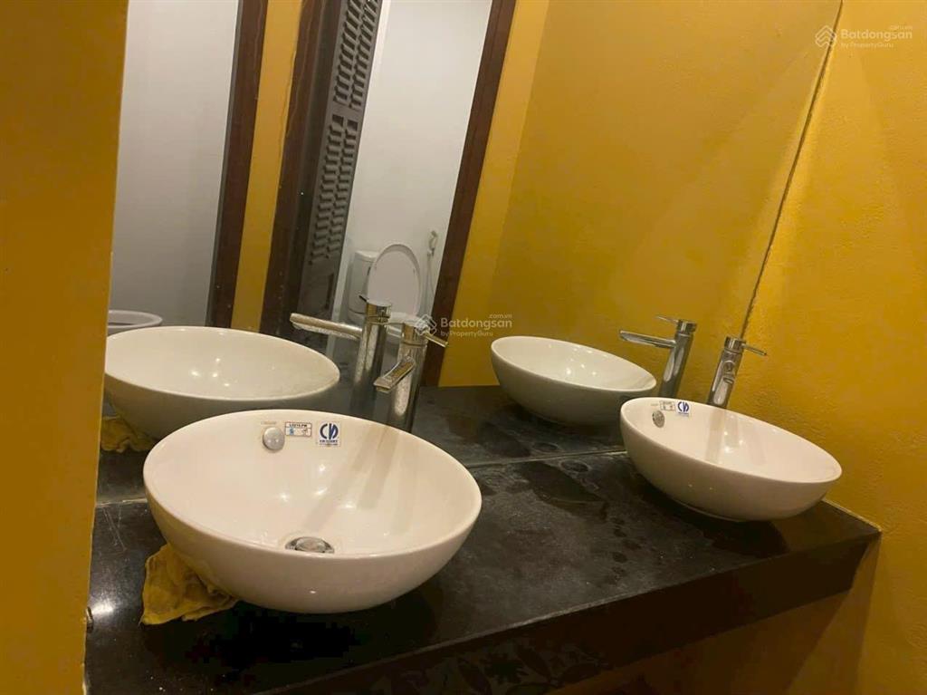 1 siêu phẩm tuyệt đỉnh giữa lòng phố hội an hàng hiếm, không có cái thứ 2, căn nhà lát sàn gỗ 2