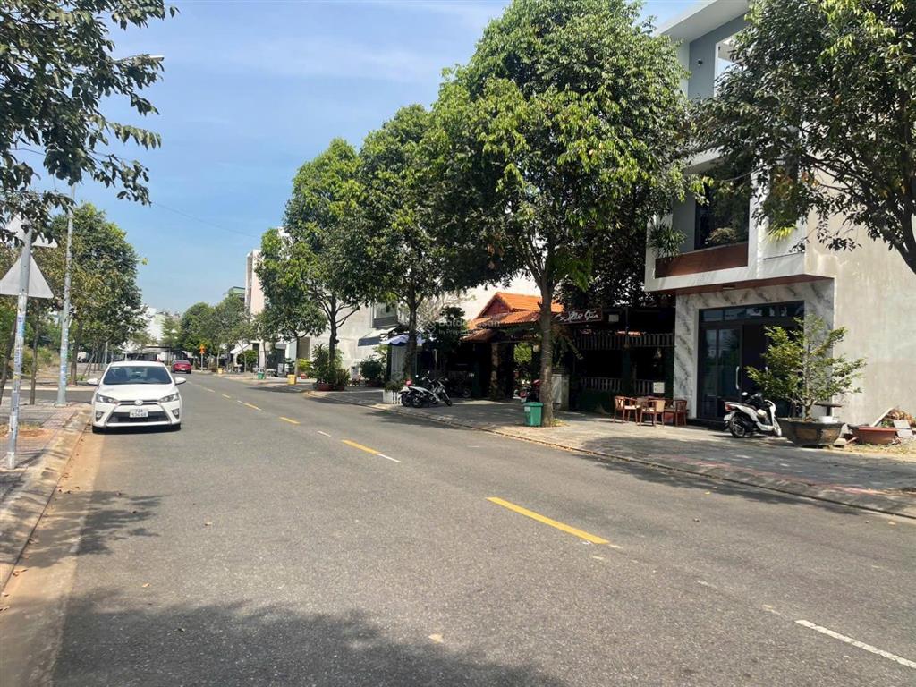 Chính chủ gửi bán cặp liền kề đường phạm ngọc thạch. vị trí kinh doanh 0373 105 ***