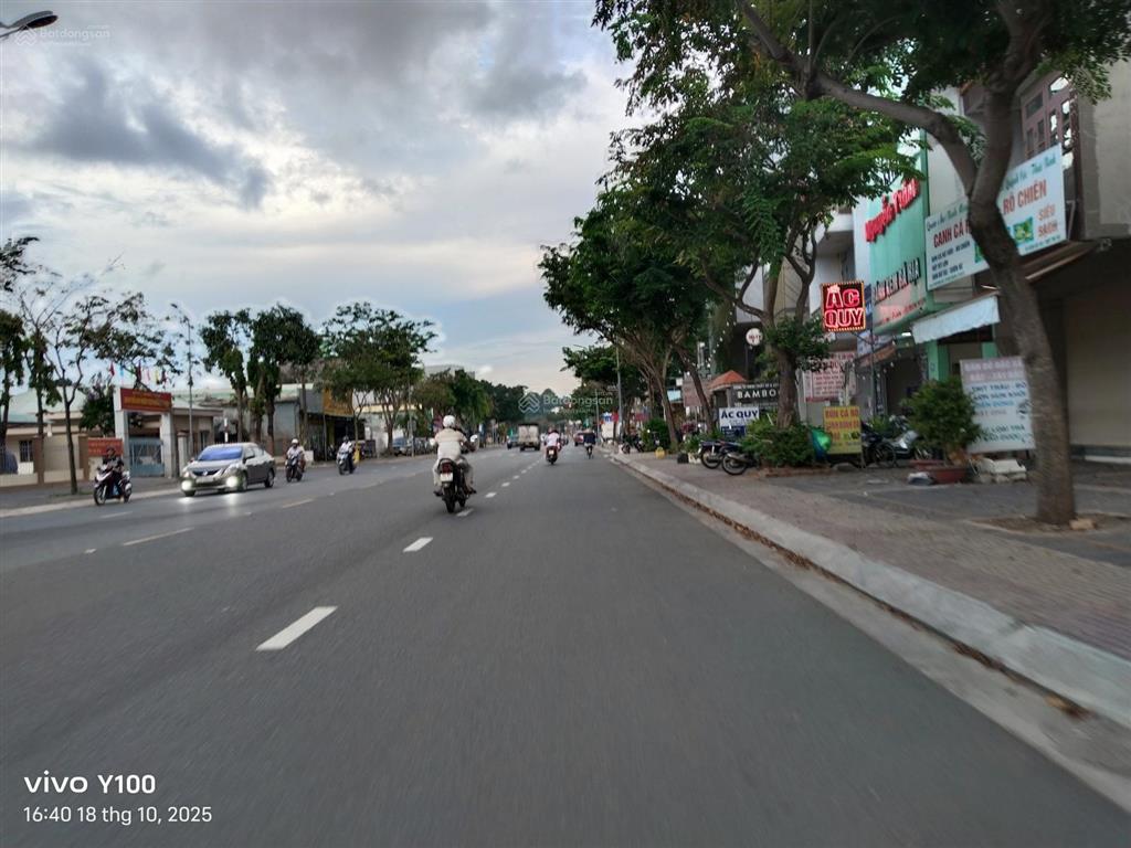 Bán nhà mặt phố trần hưng đạo, 8,9 tỷ, 124 m2, giá ưu đãi, nhiều tiện ích