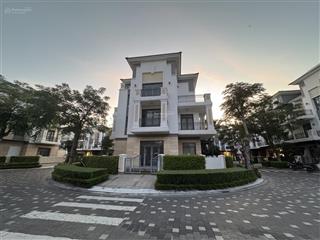 Bán biệt thự góc 3 mặt tiền view hồ bơi đẹp nhất verosa park, 176m2  30 tỷ thương lượng nhanh