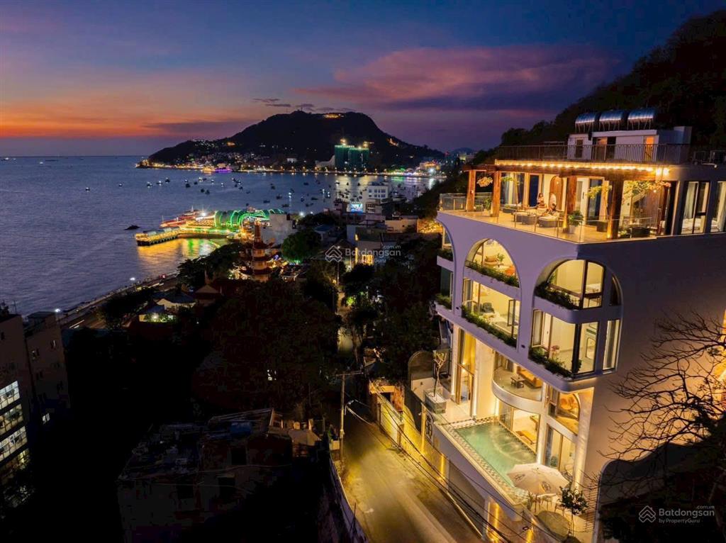 Bán căn góc hai mặt tiền phó đức chính vị trí đẹp hiện đang cho thuê 70tr/ tháng