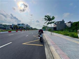 Bán đất mặt tiền đường hàng điều p11 . vị trí kinh doanh buôn bán . cho xd 4 tầng . đường rộng 36m