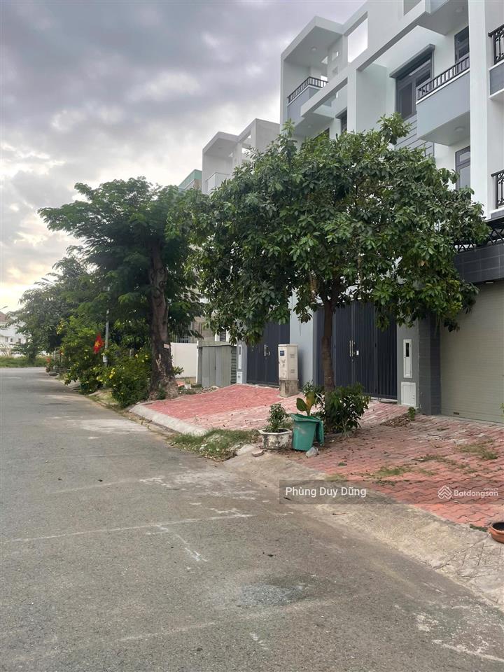 Bán lô đất đường số 6 rộng 20m kdc 13e intresco giá siêu hấp dẫn đầu tư  0909 342 *** dũng