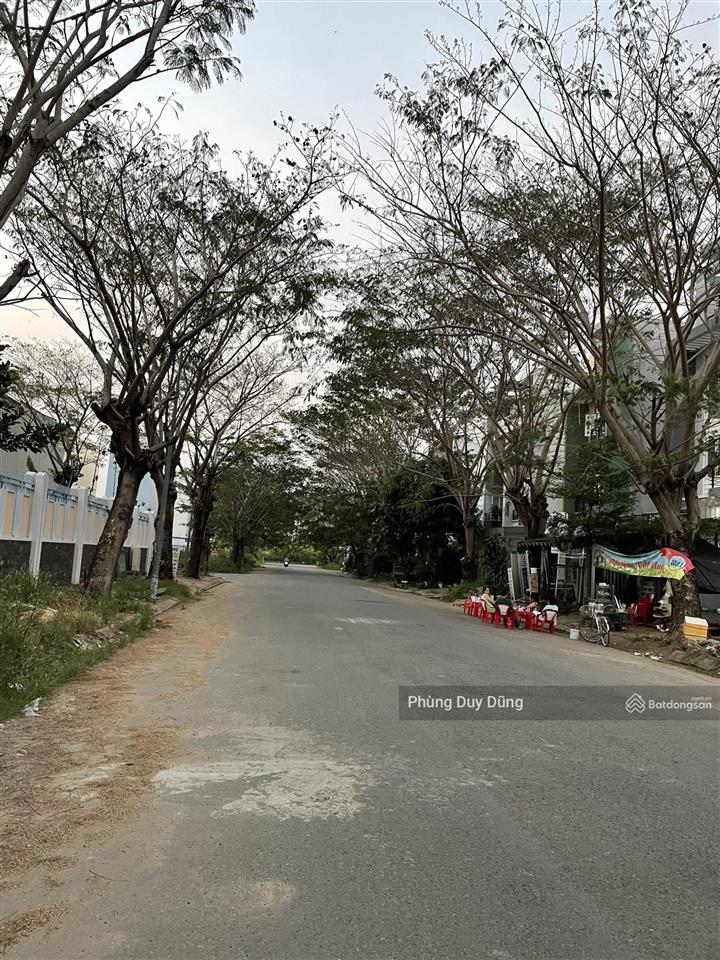 Bán căn nhà phố kdc 13e intresco phong phú đối diện công viên giá rẻ