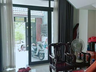 Cần tiền bán gấp nhà phố kdc 13e intresco phong phú giá rẻ.  0909 342 *** duy dũng
