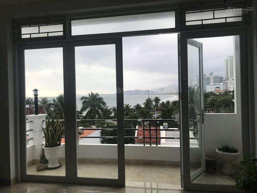 Bán nhà phố view xéo biển ngay trung tâm thành phố biển nha trang