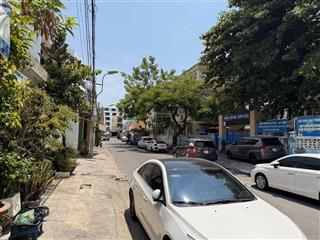 Bán nhà gần biển, gần chợ đầm, cách biển chỉ 5 phút đi bộ.