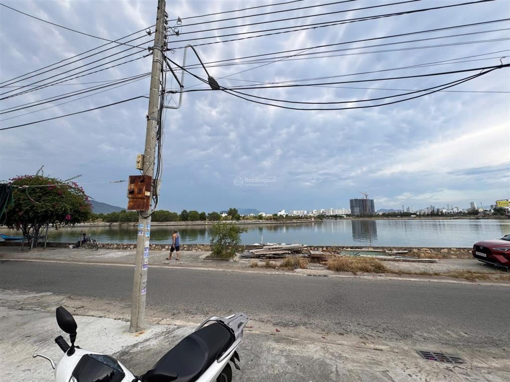 Cần bán căn biệt thự view trực diện biển nhìn qua sun sổ đỏ liền tay.