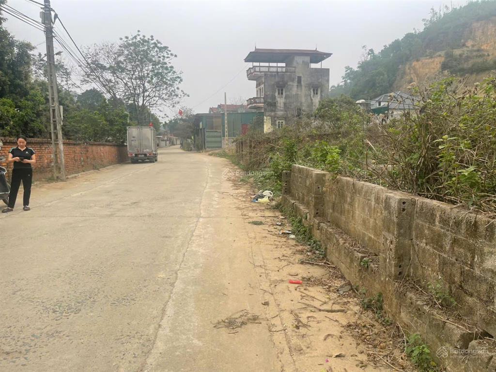 Bán đất 700m2 tại trục chính đồng chằm  hòa lạc ngay gần khu cnc và trường đhqg, giá đầu tư