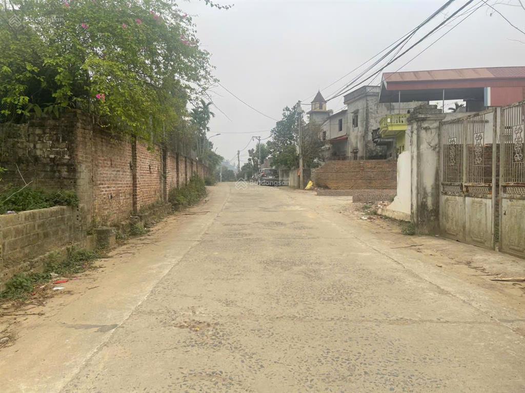 Bán đất 700m2 tại trục chính đồng chằm  hòa lạc ngay gần khu cnc và trường đhqg, giá đầu tư