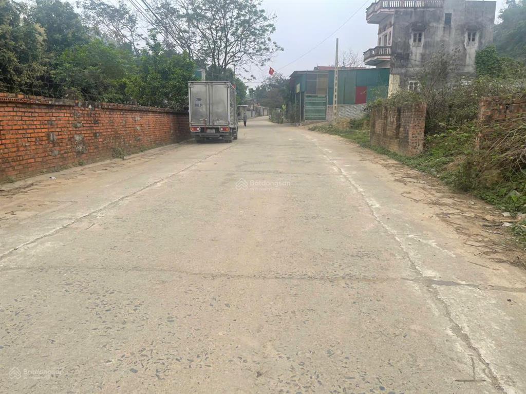 Bán đất 700m2 tại trục chính đồng chằm  hòa lạc ngay gần khu cnc và trường đhqg, giá đầu tư