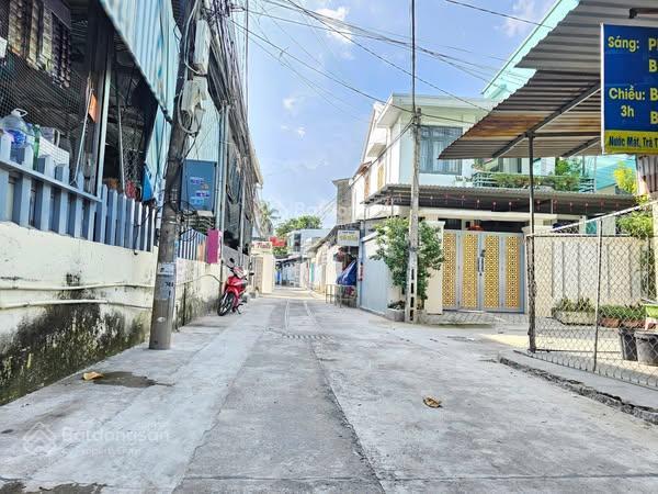 Bán đất phường tây nha trang. ngay chợ vs trường học dt 153m2 có 60m2 thổ cư giá bán 16tr/m2