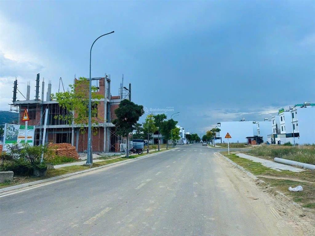 Lô sạch đẹp gói 7 mỹ gia vị trí lô đường đôi 29m view công viên thoáng mát dt 100m2, hướng đông nam