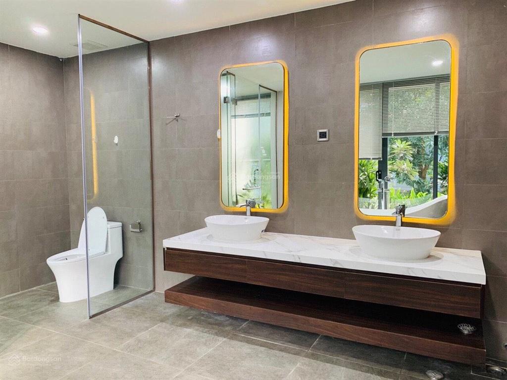 Biệt thự liên kế trung tâm phú mỹ hưng, diện tích 7x18m sổ hồng, bán giá 24,7 tỷ bao sang tên