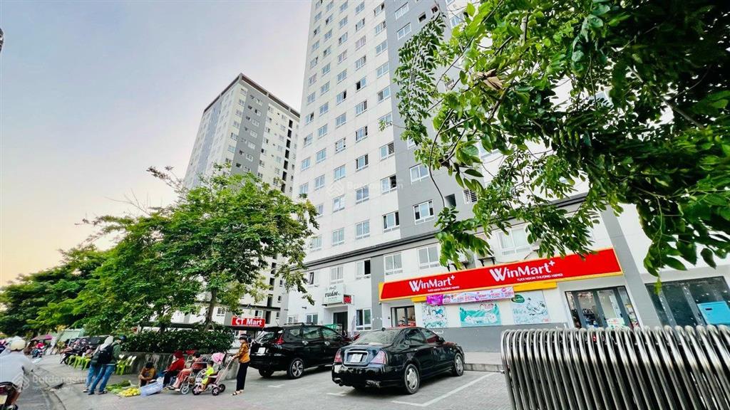 Chính chủ bán căn 3pn 2wc 2,3 tỉ sẵn nội thất vào ở ngay.  0937 378 ***
