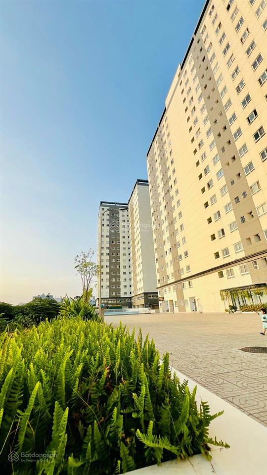 Chính chủ bán căn 3pn 2wc 2,3 tỉ sẵn nội thất vào ở ngay.  0937 378 ***