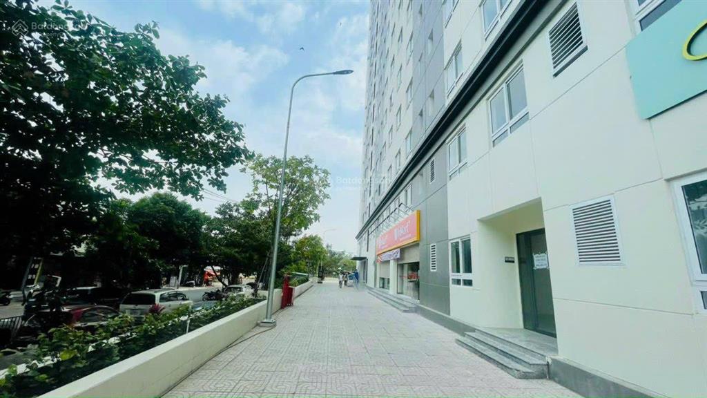 Chính chủ bán căn 3pn 2wc 2,3 tỉ sẵn nội thất vào ở ngay.  0937 378 ***