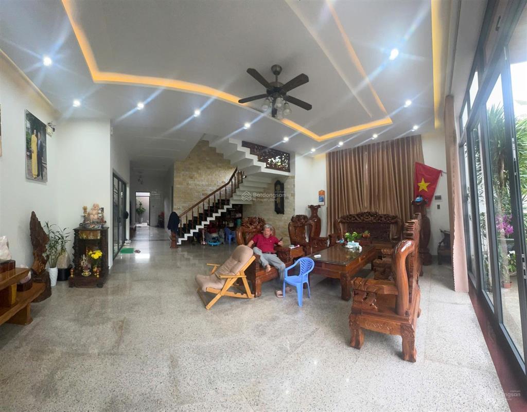Cần bán nhà biệt thự 2 tầng đường bùi thiện ngộ, hòa xuân vị trí đẹp đoạn 300m